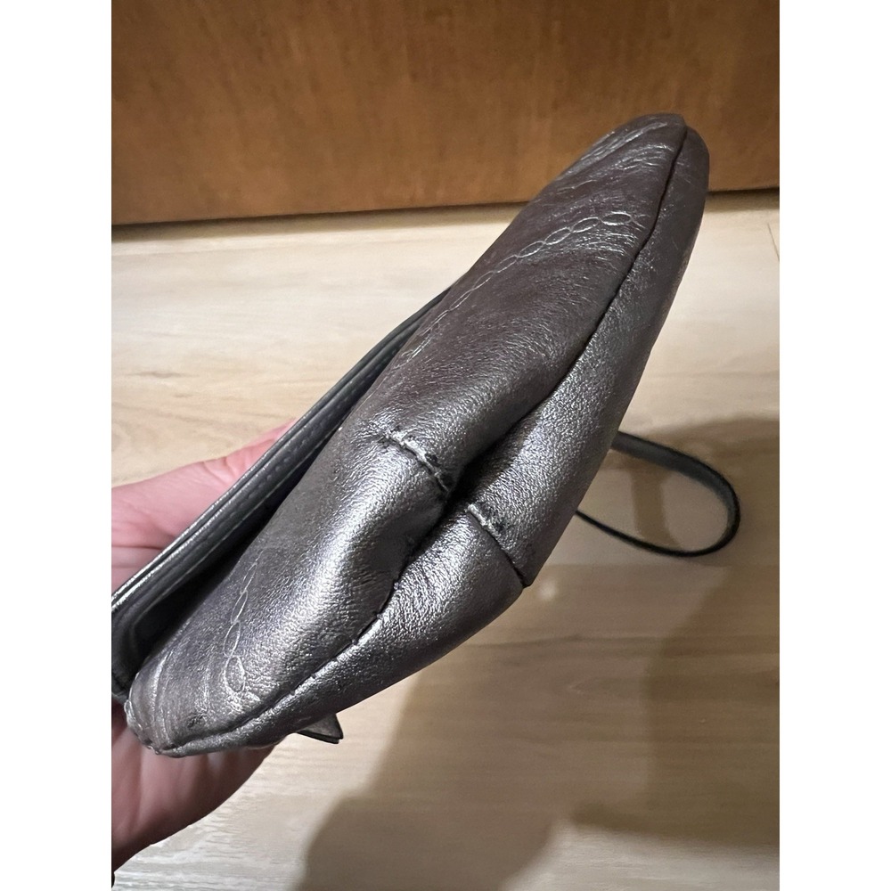 Coach Y2K Silver Leather Chain Emblem Embossed Wristlet Hangtag Purple Interior‎ - Picture 8 of 11